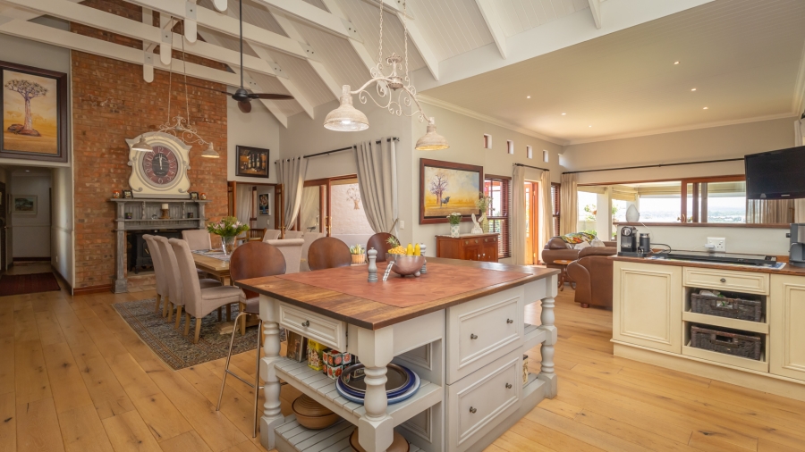 3 Bedroom Property for Sale in The Coves North West
